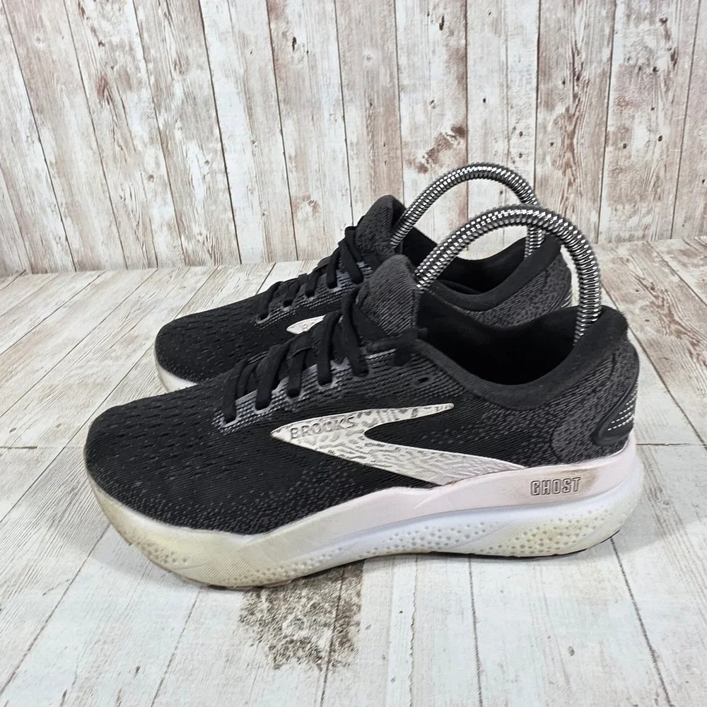 Brooks Ghost 14 Womens Running Shoes Black White 1204071B077 Size 6 Medium B